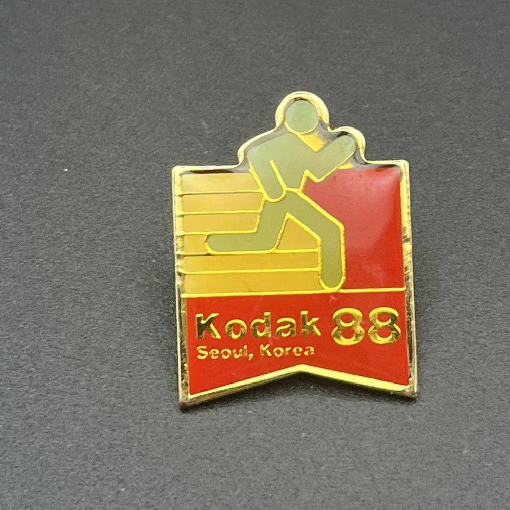 1988 Seoul Summer Olympics Kodak‎ Cameras Lapel Hat Pin